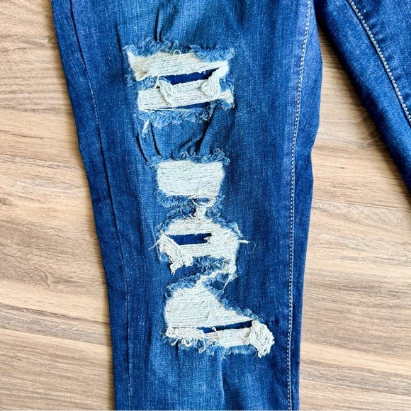 SO Juniors High Rise Distressed Jegging – Size 7/28W - Picture 7 of 10